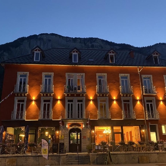  GRIET IMMO : Local / Bureau | LE BOURG-D'OISANS (38520) | 1 500 m2 | 2 595 000 € 